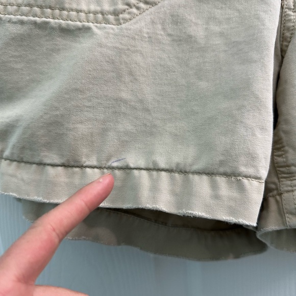 Old Navy Women's Size 10 Chino Khaki Flat Front Shorts - Picture 11 of 14